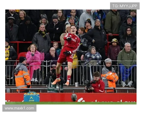 斯科尔斯本赛季加速直塞撕裂防线助力曼联关键战胜利